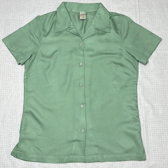 Women's Short Sleeve Button Down Camp Shirt - Size: 2XL - Picture 1 of 10